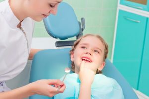 Lấy cao răng cho trẻ em: Nên hay không? – Vấn đề nhiều cha mẹ thắc mắc