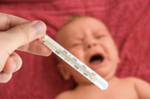 Dấu hiệu trẻ sốt mọc răng và phương pháp hạ sốt an toàn cho bé