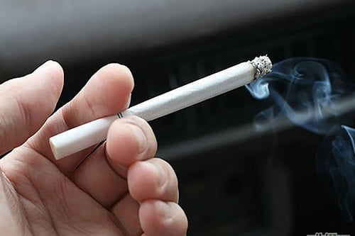 Hút thuốc lá ảnh hưởng đến sức khỏe răng miệng